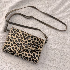 Myra Wallet Crossbody